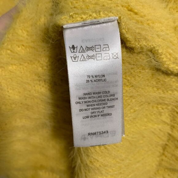 Jessica Simpson EUC yellow fuzzy cropped sweater Size XS - Picture 4 of 4